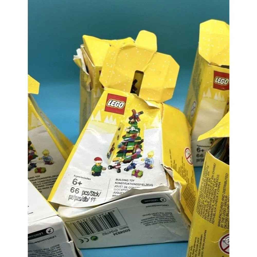 Lego 5004934 6194782 Christmas Tree Ornament Minifigures 66 pc  New damaged box